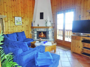 Comfortable Holiday Home with Fireplace